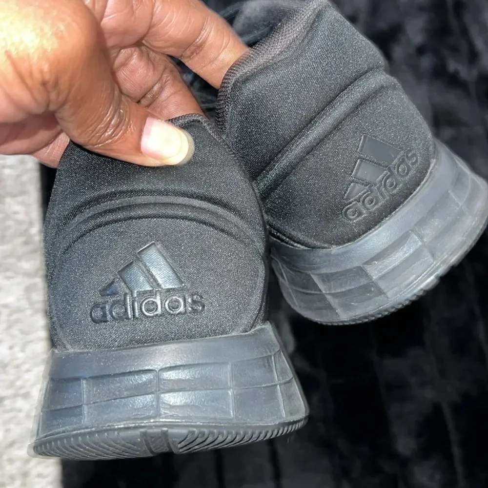 Adidas Sneakers